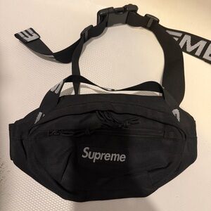 Supreme Black Waist Bag / Fanny Pack – Logo Strap Crossbody